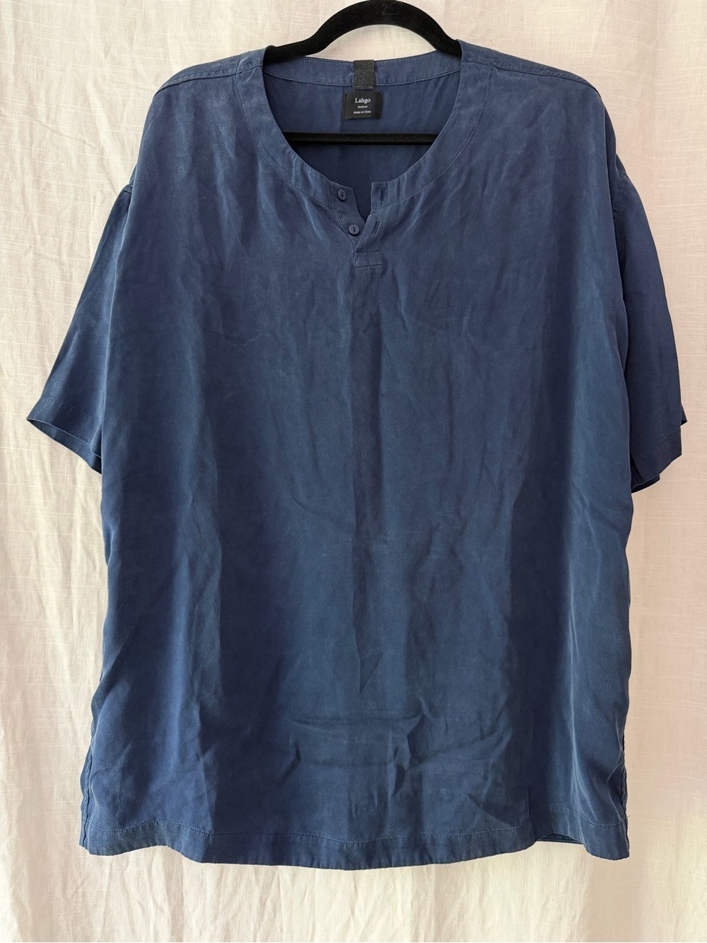 Lahgo Washable Silk Henley Sleep Shirt Mens Medium Navy Blue 100% Silk Top Lunya - Picture 2 of 5